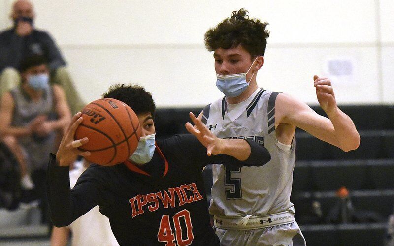 Ipswich tops Manchester Essex, advances to Baker title game